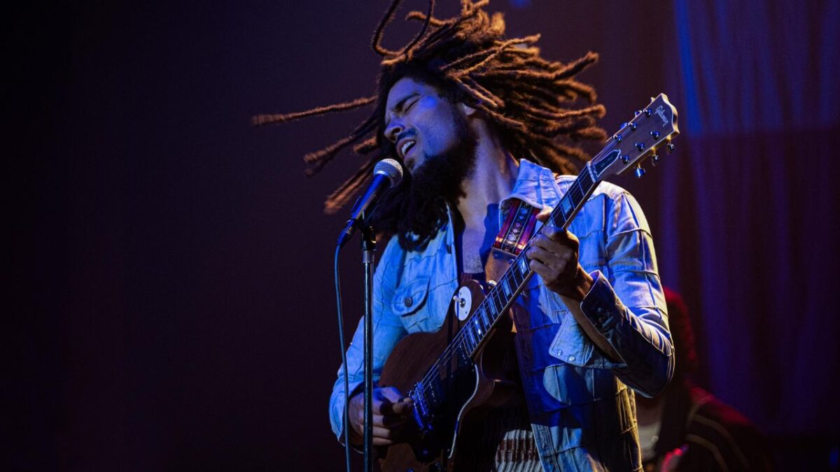 Lashana Lynch and Kingsley Ben-Adir in Bob Marley: One Love (2024)